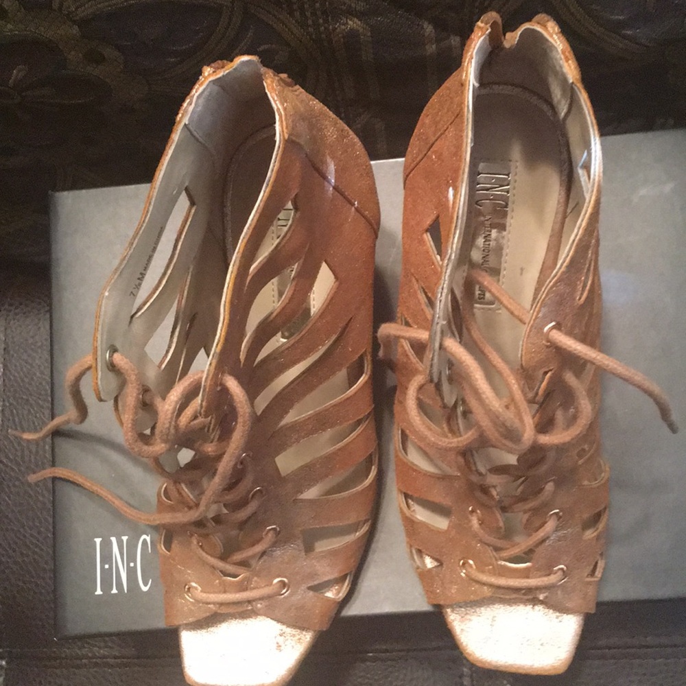 Shoes - Picture 6 of 6